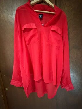 ALLOY Women's Vibrant Red Button-Front Shirt with Flap Pockets